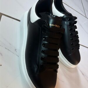 Alexander McQueen Men's Black and White Sneakers